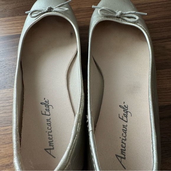 American Eagle Gold Metallic Ballet Flats with Bow Accent - Size 8.5 - Picture 7 of 10